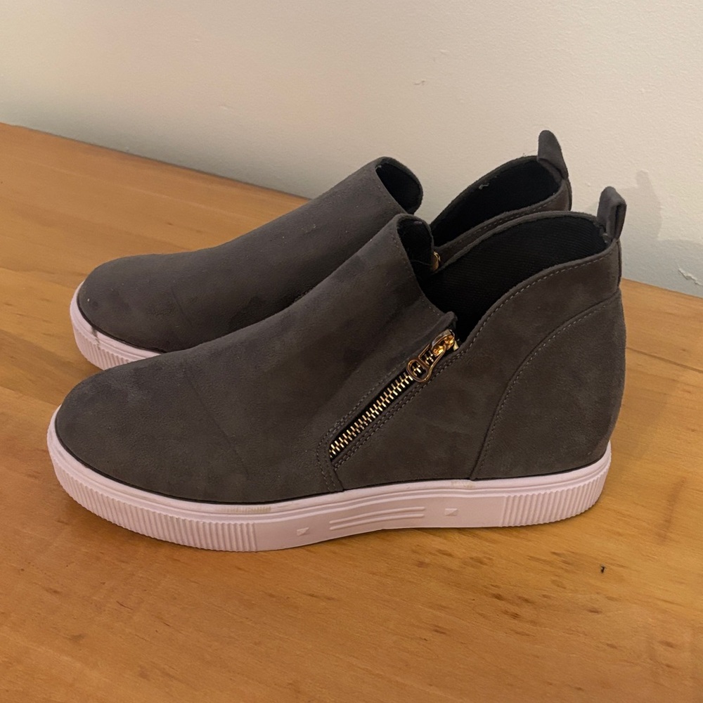 Women’s Gray Casual Slip-On Shoes